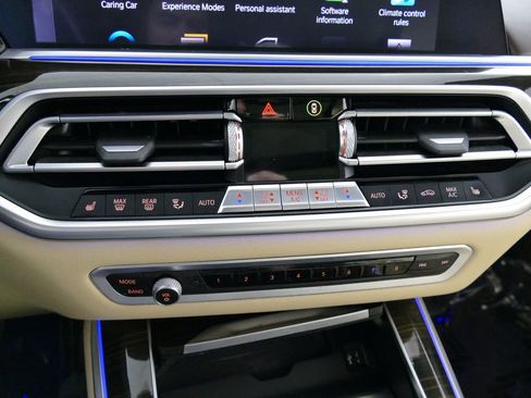 Used 2019 BMW X5 xDrive40i w/ M Sport Package AWD/4WD image 15