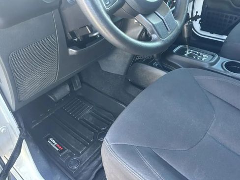 Used 2015 Jeep Wrangler Sport AWD/4WD image 22