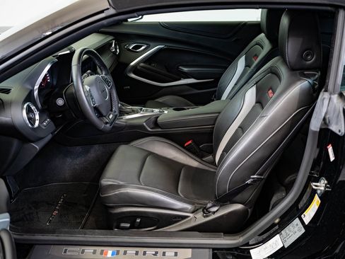 Used 2018 Chevrolet Camaro SS image 22