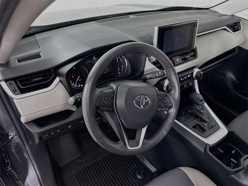 Used 2025 Toyota RAV4 XLE image 15