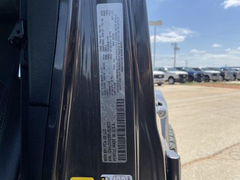 Used 2021 Jeep Gladiator Overland AWD/4WD image 41