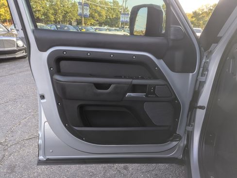 Used 2020 Land Rover Defender 110 X image 13