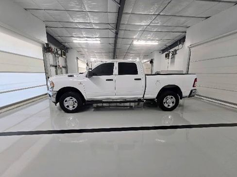 Used 2024 RAM 2500 Tradesman w/ Chrome Appearance Group AWD/4WD image 6