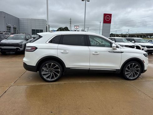 Used 2022 Lincoln Nautilus Reserve w/ Equipment Group 202A AWD/4WD image 15