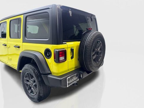 Used 2024 Jeep Wrangler Unlimited Sport AWD/4WD image 19