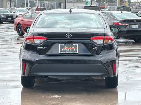 Used 2024 Toyota Corolla LE FWD image 5