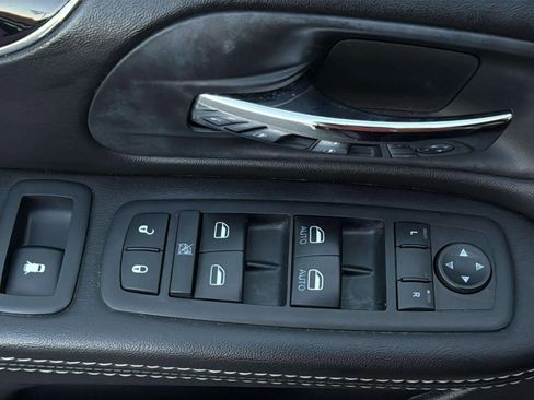 Used 2018 Dodge Grand Caravan SXT w/ Blacktop Package image 27