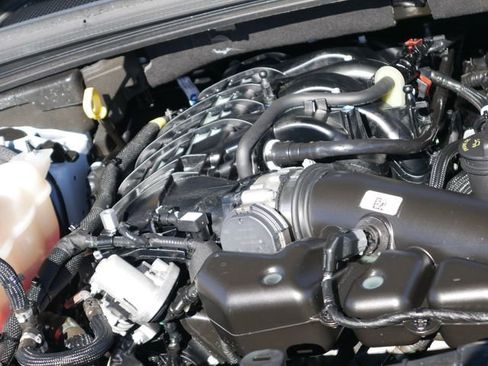 Used 2024 Jeep Grand Cherokee L Laredo image 9