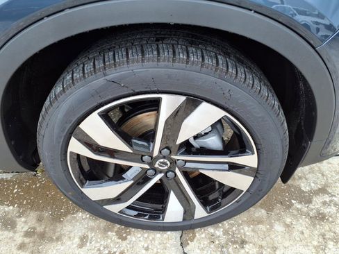 New 2026 Volvo XC40 B5 Plus w/ Protection Package Premier image 9