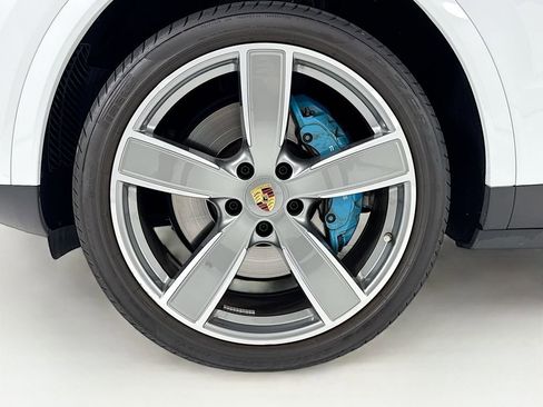 Certified 2023 Porsche Cayenne image 11