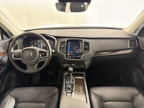 Used 2019 Volvo XC90 T5 Momentum w/ Protection Package Premier AWD/4WD image 17