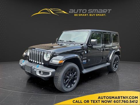Used 2022 Jeep Wrangler Unlimited Sahara w/ Cold Weather Group AWD/4WD image 1