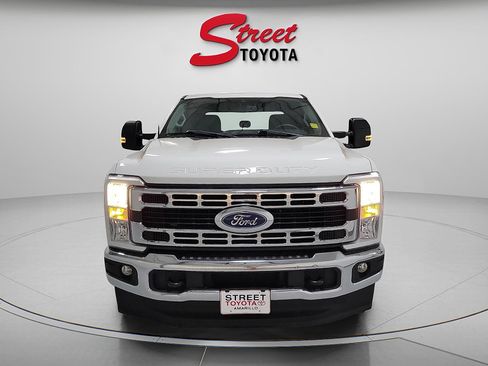 Used 2023 Ford F250 XLT w/ FX4 Off-Road Package AWD/4WD image 2