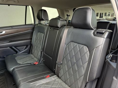 Used 2024 Volkswagen Atlas SEL Premium R-Line image 15