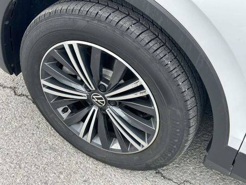 Used 2024 Volkswagen Tiguan Wolfsburg Edition image 9