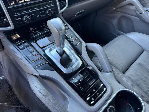 Used 2012 Porsche Cayenne AWD/4WD image 10