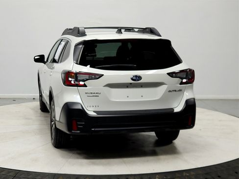 Used 2021 Subaru Outback Premium image 6