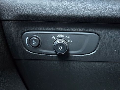 Used 2021 Buick Envision Essence AWD/4WD image 19