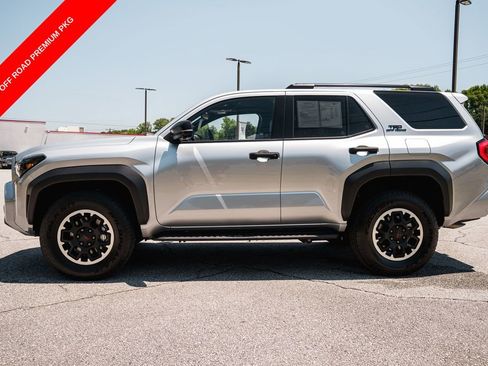 Certified 2025 Toyota 4Runner TRD Off-Road Premium AWD/4WD image 4