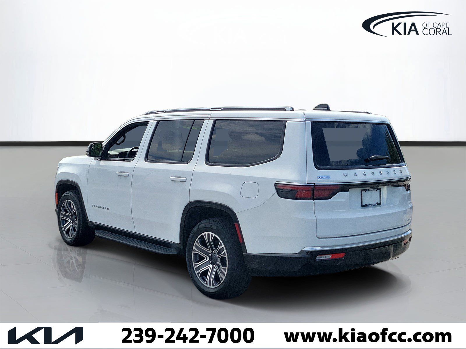 Used 2024 Jeep Wagoneer Series II AWD/4WD image 4