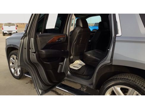 Used 2020 Cadillac Escalade Premium Luxury image 12