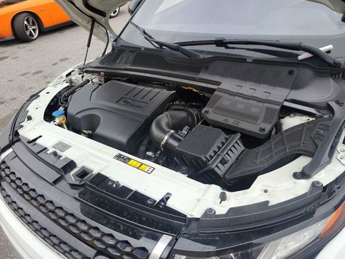 Used 2018 Land Rover Range Rover Evoque SE Premium image 18