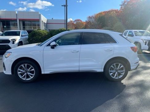 Used 2025 Audi Q3 2.0T Premium image 2