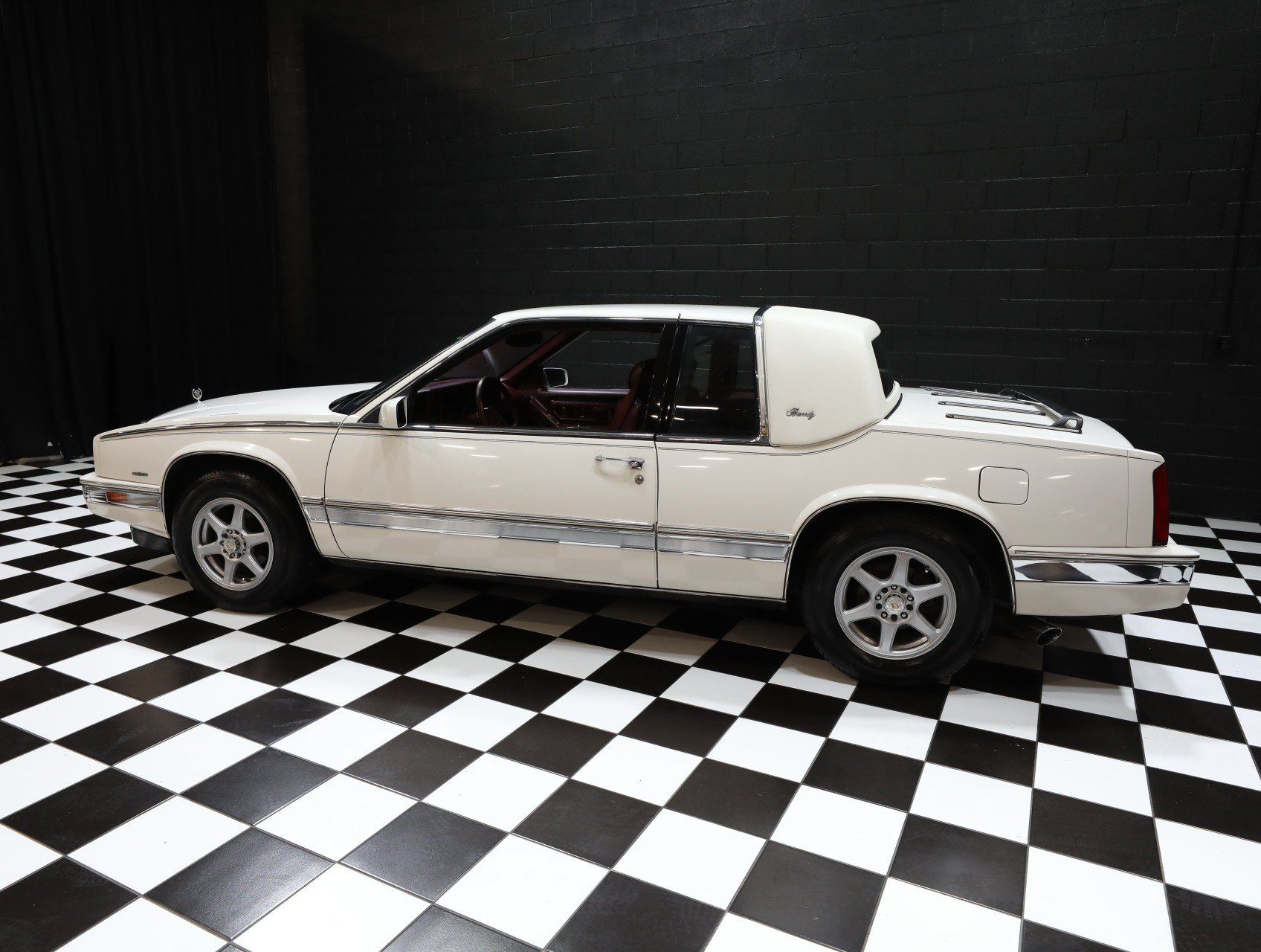 Used 1988 Cadillac Eldorado Coupe FWD image 32