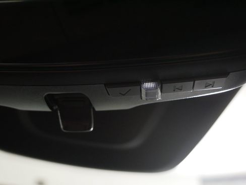 Used 2024 Chevrolet Blazer EV RS image 32