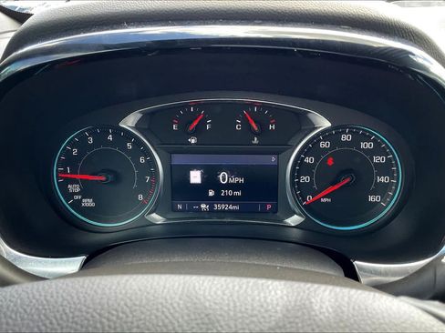Used 2023 Chevrolet Traverse RS FWD image 20