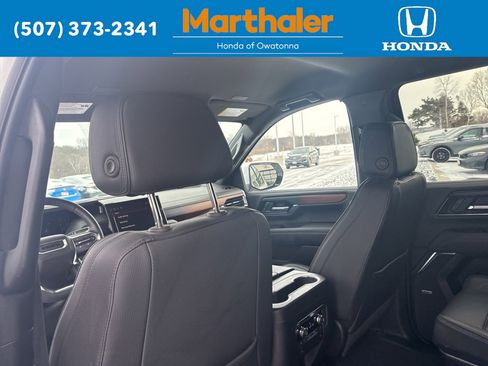 Used 2025 GMC Yukon XL Denali image 13