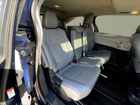 Used 2024 Toyota Sienna XLE image 17