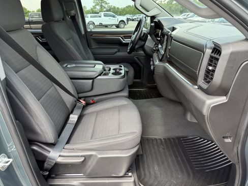 Used 2025 Chevrolet Silverado 1500 LT AWD/4WD image 16