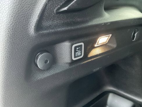 Used 2024 Jeep Grand Cherokee L Laredo w/ Luxury Tech Group I image 12