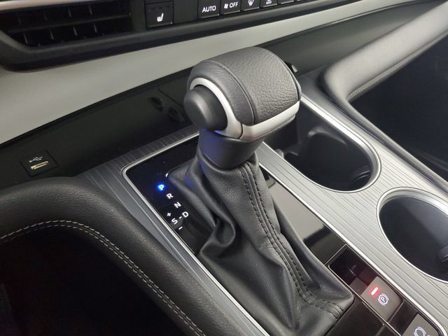 Used 2026 Toyota Sienna XLE FWD image 32