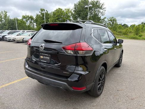 Used 2018 Nissan Rogue SV FWD image 8