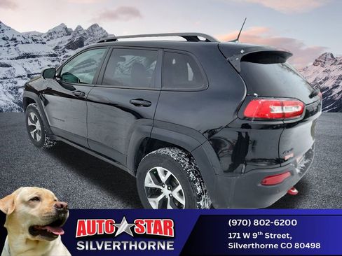 Used 2018 Jeep Cherokee Trailhawk w/ Cold Weather Group image 3