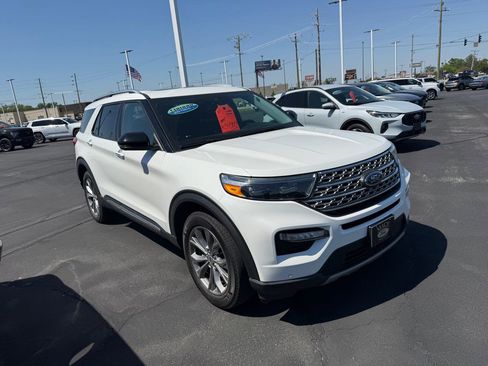 Used 2022 Ford Explorer Limited w/ Equipment Group 301A AWD/4WD image 3