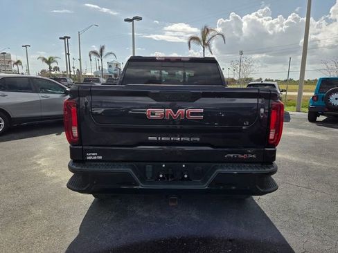 Used 2022 GMC Sierra 1500 AT4X image 9