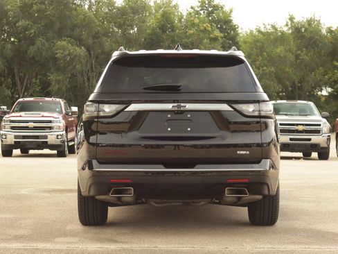 Used 2020 Chevrolet Traverse Premier w/ Redline Edition FWD image 6