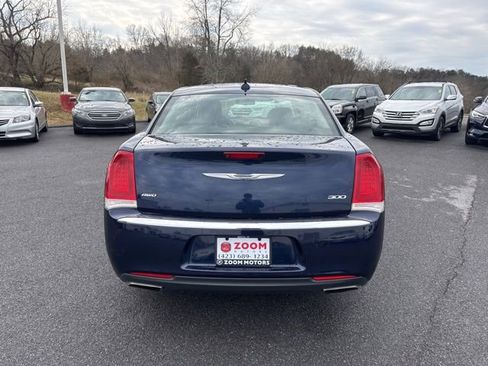 Used 2016 Chrysler 300 Limited w/ Driver Convenience Group image 7
