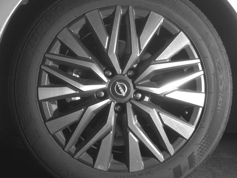 Used 2025 Nissan Altima 2.5 SV FWD image 12