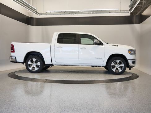 New 2026 RAM 3500 Big Horn AWD/4WD image 59