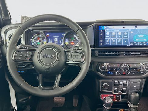 Used 2024 Jeep Wrangler Unlimited AWD/4WD image 17