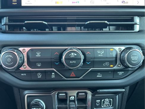 New 2026 Jeep Gladiator Mojave AWD/4WD image 29