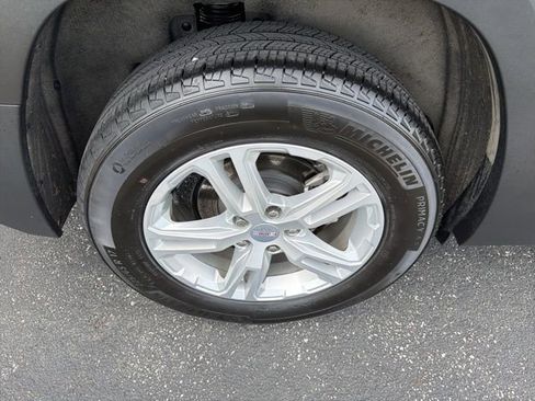 Used 2023 GMC Terrain SLE w/ Driver Convenience Package image 8