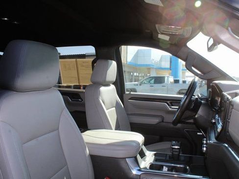 Used 2023 GMC Sierra 1500 SLT image 15