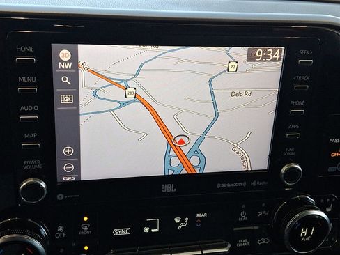 Used 2020 Toyota Highlander Limited image 19