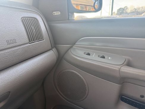 Used 2005 Dodge Ram 1500 Truck SLT image 16