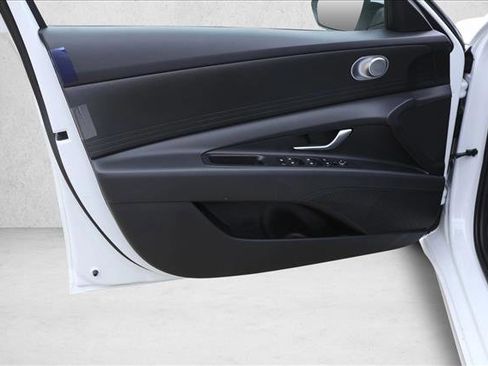 New 2026 Hyundai Elantra SE FWD image 12